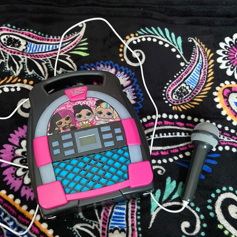 L.O.L. Surprise karaoke speaker